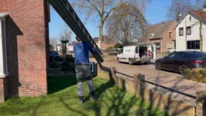 Schoorsteen onderhoud Wageningen ladder bus